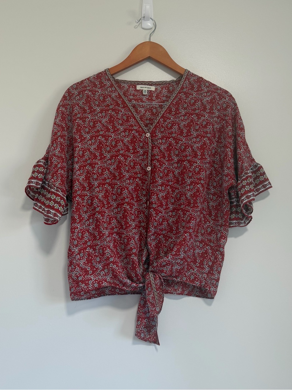 Max Studio Bohemian Tie-Hem V-Neck Crop Top Red White Small Flower Print XS